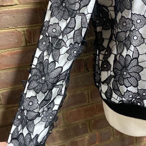 Wendys  Boutique Black & White Lace Bomber Jacket Size 16 NEW - Picture 5 of 11